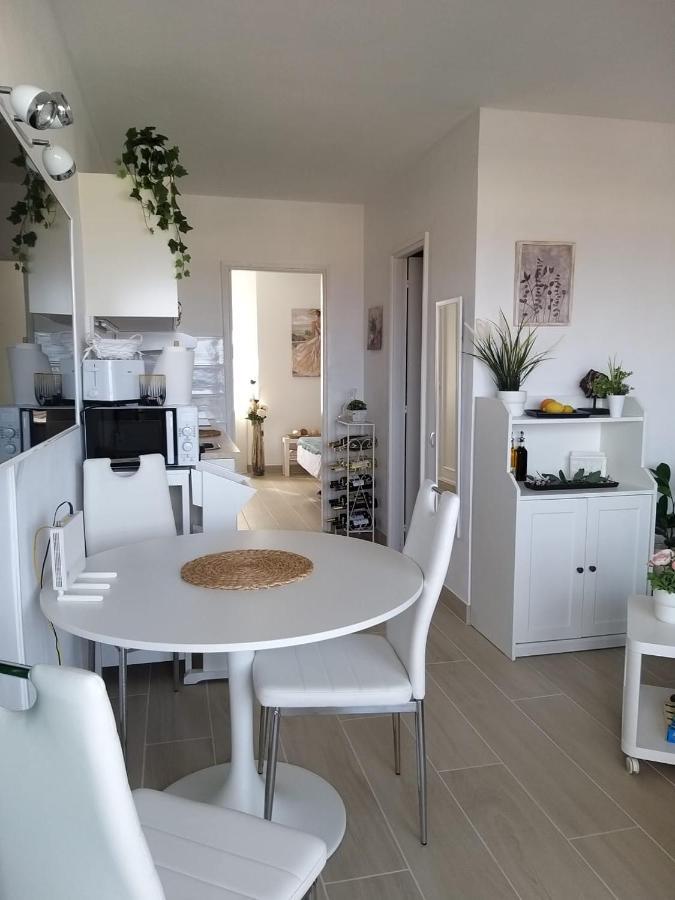 Neu Renoviertes, Huebsches Und Gemuetliches Appartement Mit Balkon Und Meerblick Costa De Antigua Buitenkant foto